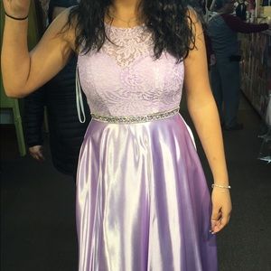 Lilac prom dress size 4 never worn